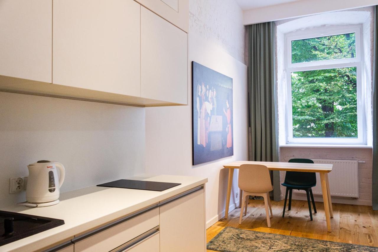 Apartament Z Upadkiem Ikara / Apartment With The Fall Of Icarus Łódź Dış mekan fotoğraf